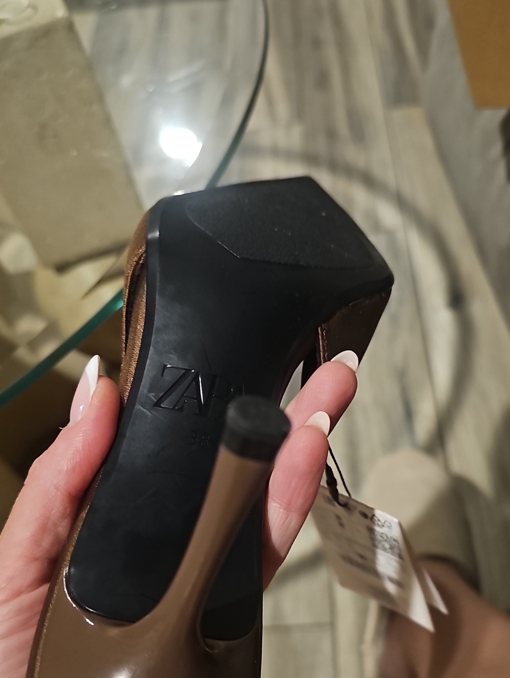 Zara - Picture 2 of 4